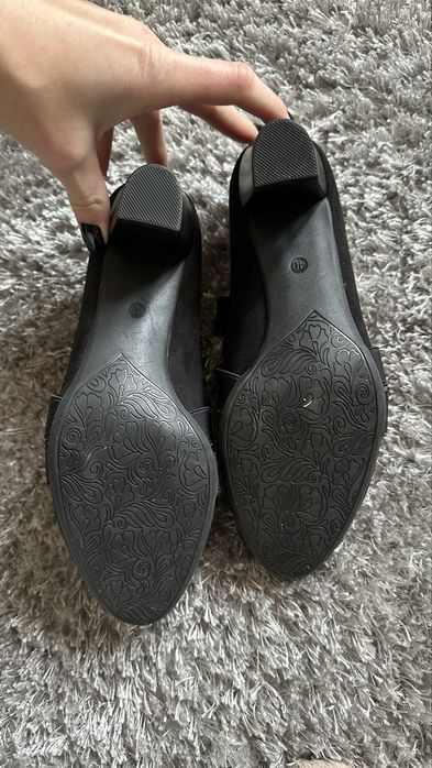 Елегантні чорні туфлі graceland