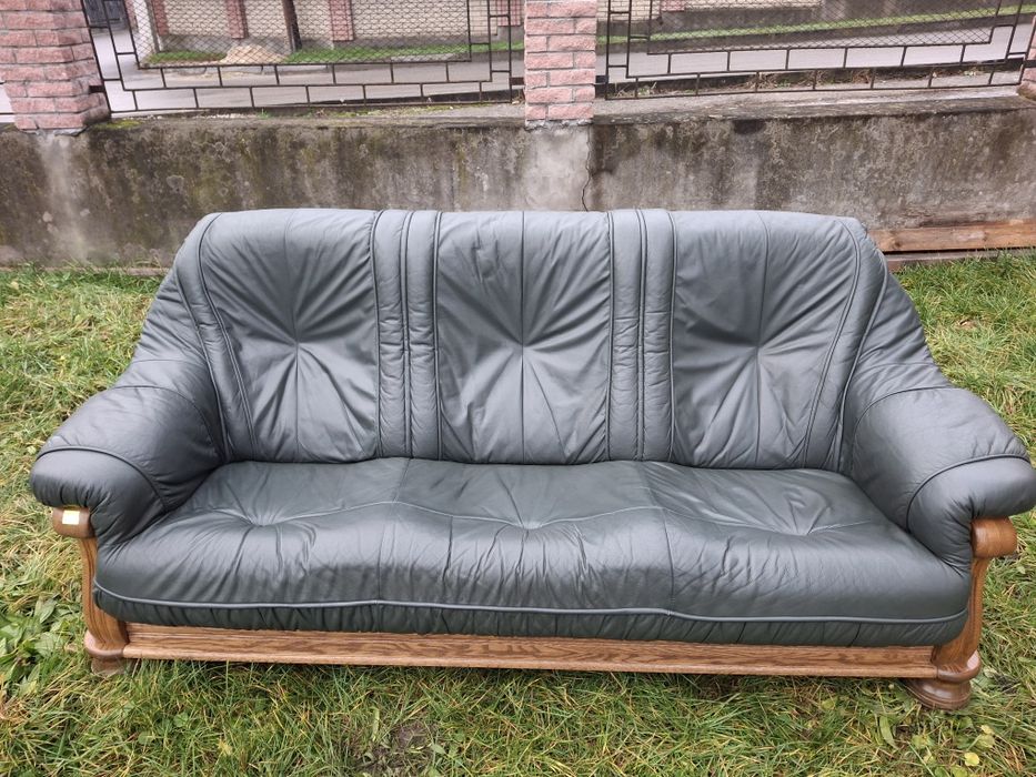 Мягкі частини в шкірі та дубі привезені з німечини італії