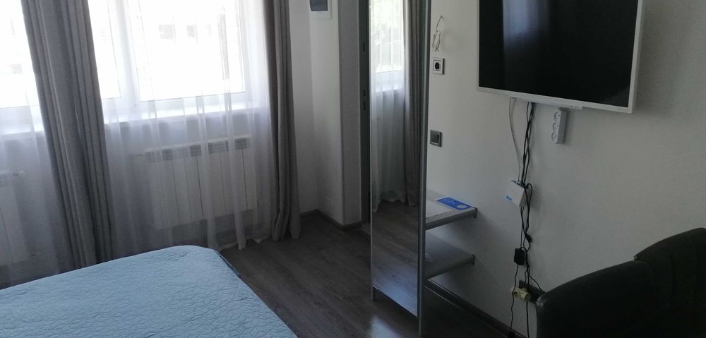 Можливо ПОМІСЯЧНО! Гарна 1к СТУДІЯ метро Васильківська 15хв! ЗАЛОГ 1/2