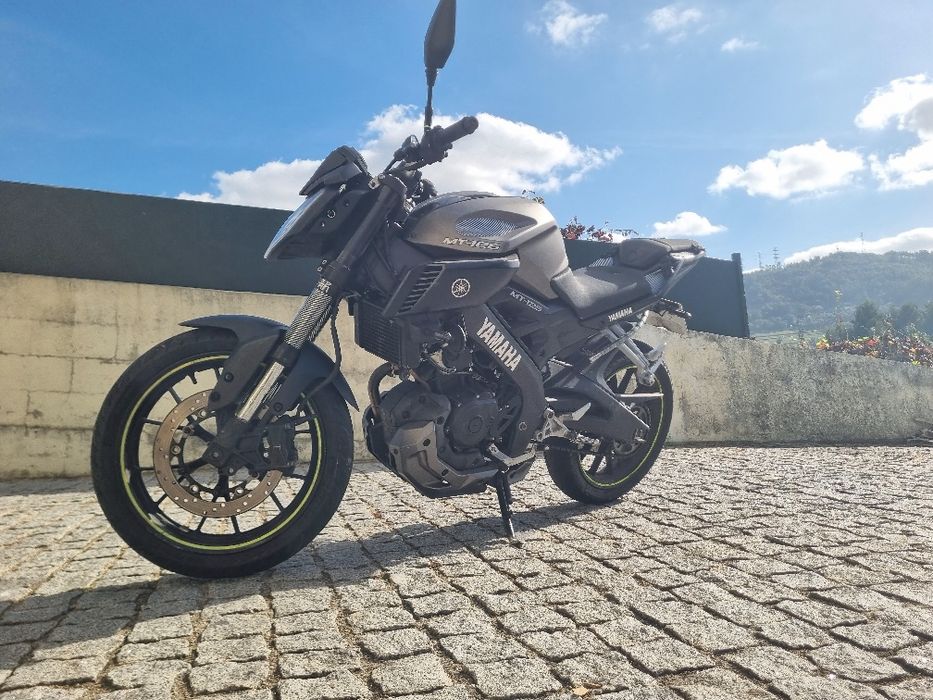 Moto Yamaha MT 125