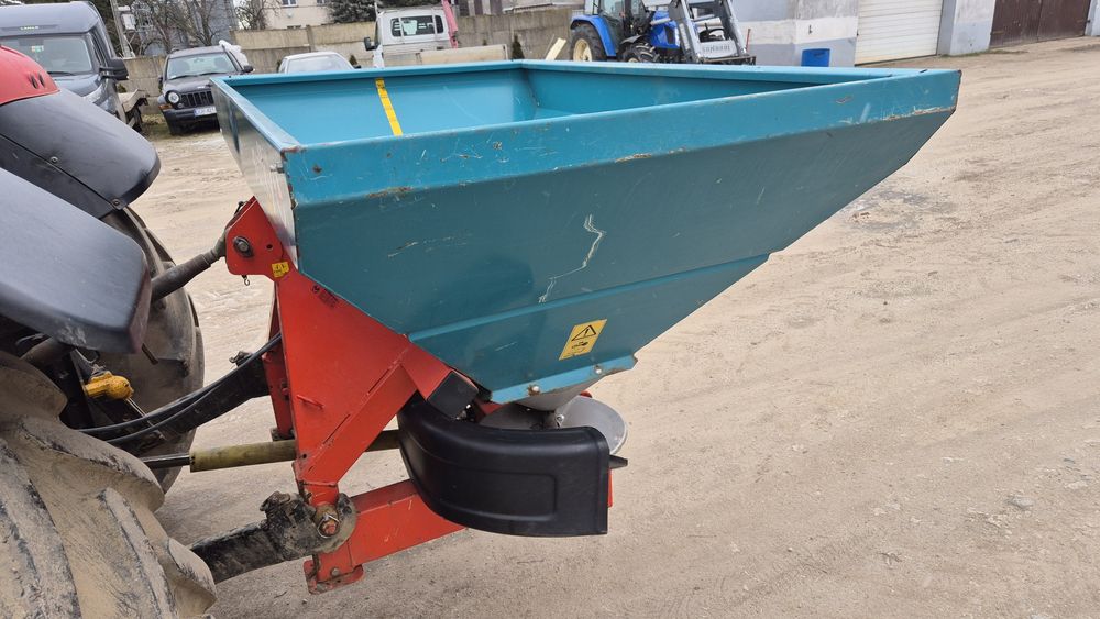 Rozsiewacz nawozu sulky dr polecam dwu talerzowy polecam 1000kg