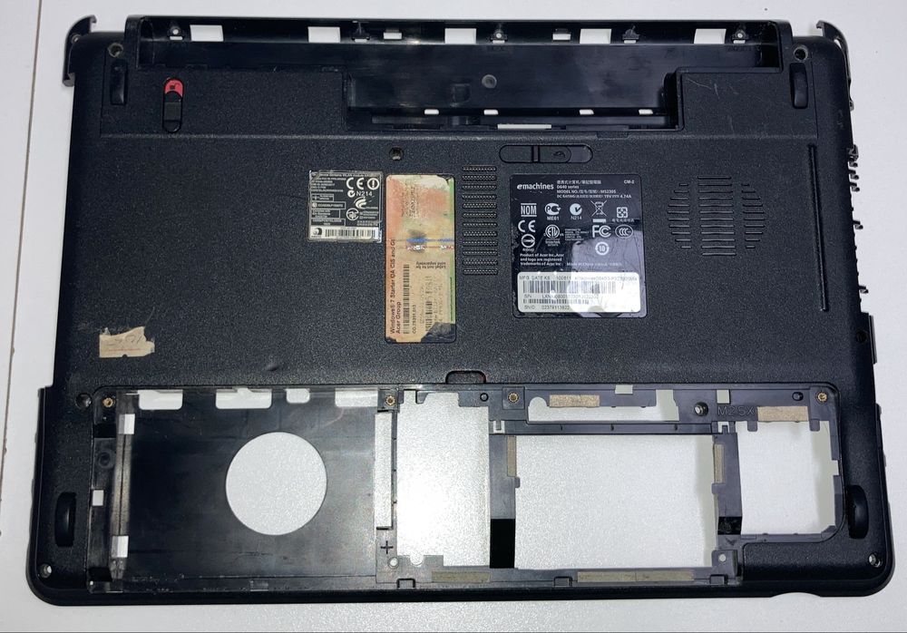 Obudowa dolna Acer eMachines D640 D730 palmrest