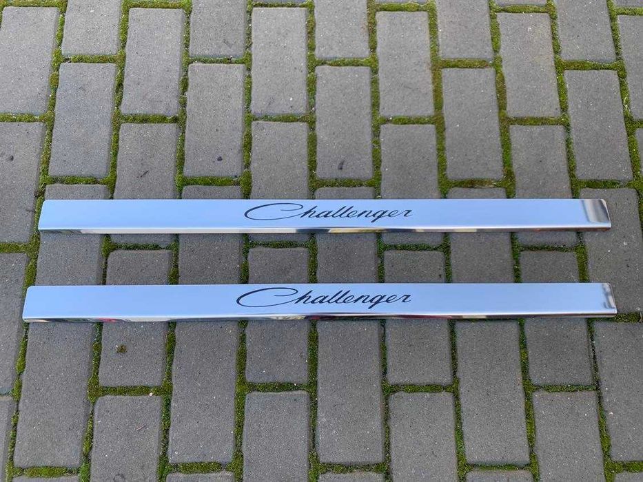 Nakładki progowe Corvette C3 C5 C6 Challenger Durango Charger itd