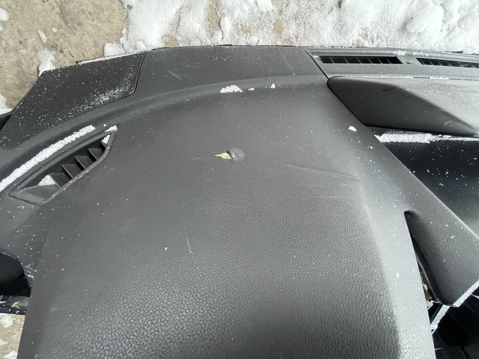 Торпеда с air bag Subaru Forester 19-24 SK. Целая. С дефектом.