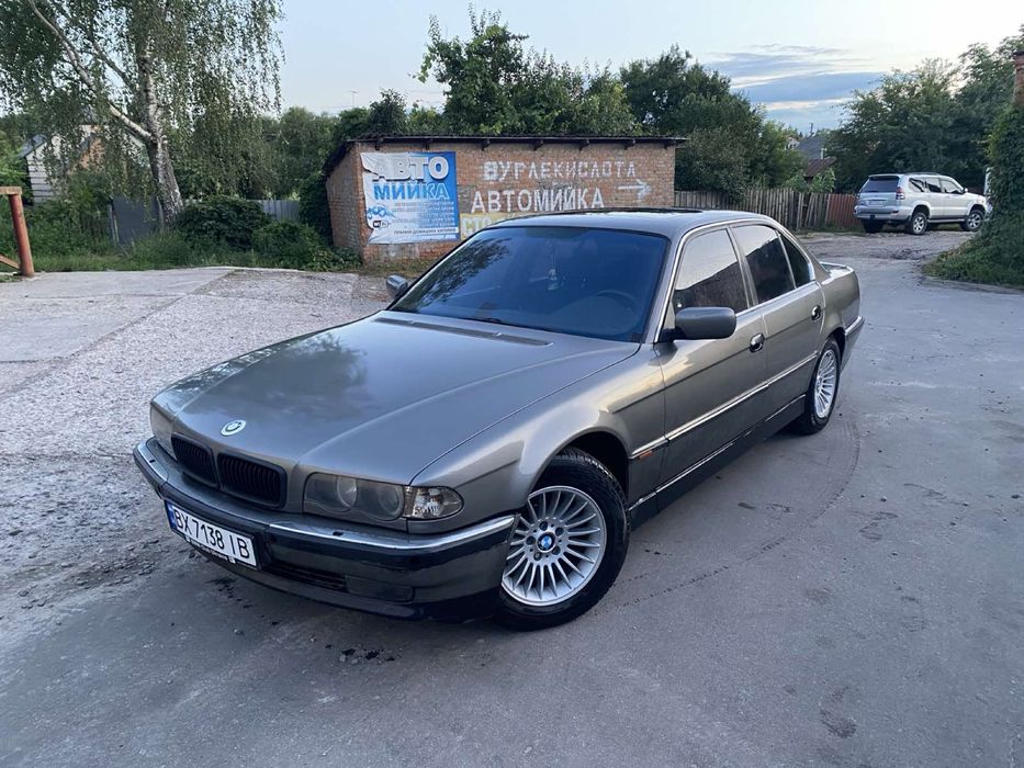 Бмв е38 1997 рік 2.8
