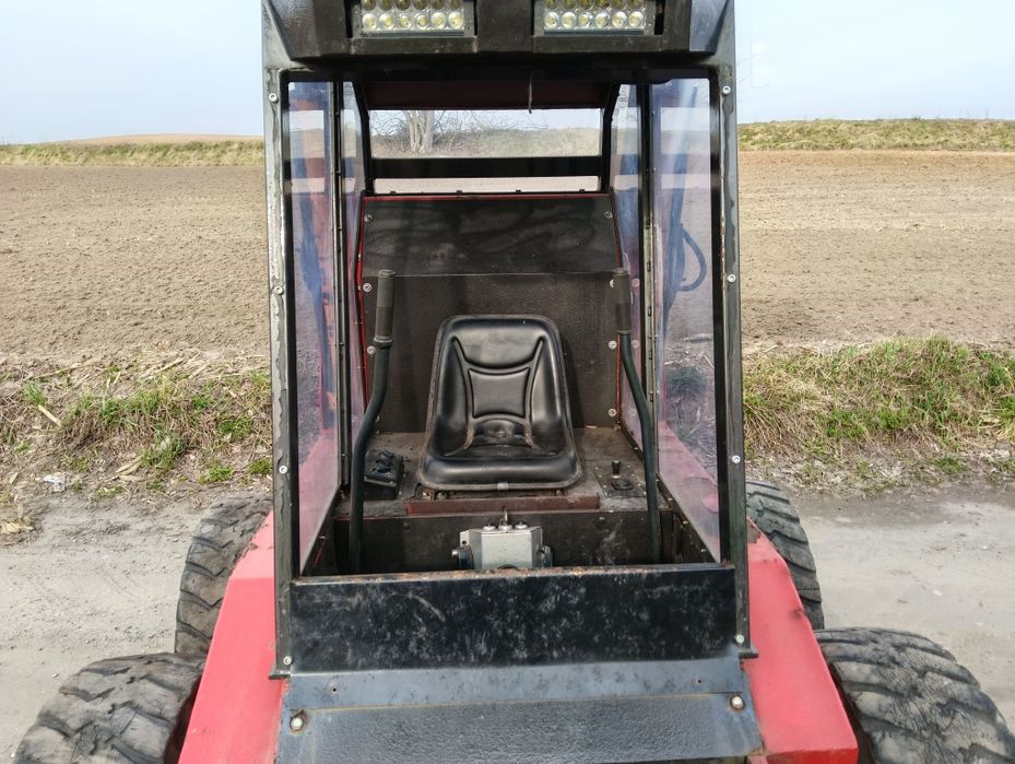 Bobcat miniładowarka Massey Ferguson Mustang Case Weidemann  MF