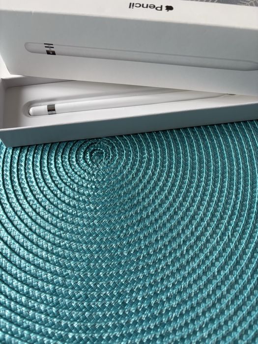 Продам стилус первого поколения Apple Pencil 1