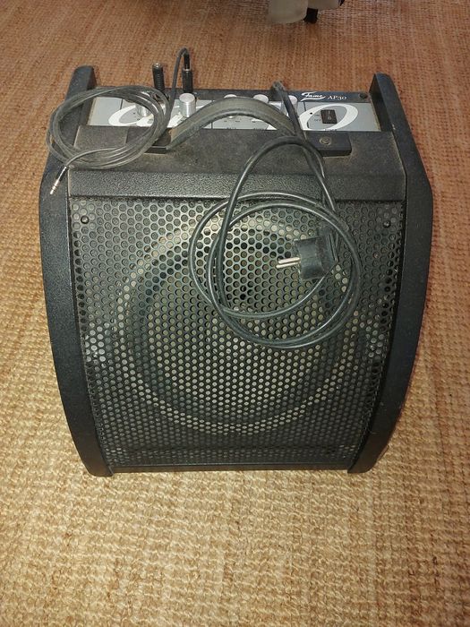 Amplificador Fame AP30 para bateria