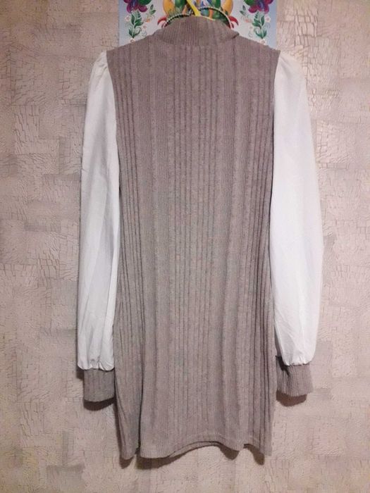 Трикотажна сукня з шифоновими рукавами.
Shein