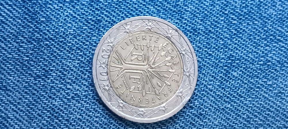 Moedas de 2 euros com erros de cunhagem