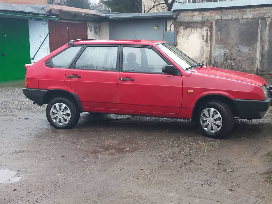 Машина в хорошем состоянии. Делать нечего не надо.