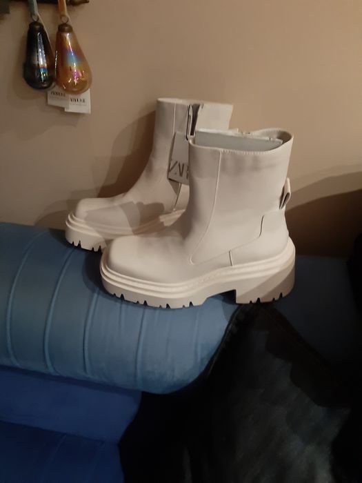 Kozaki Zara 39 buty za kostkę sztywne ecru limited zara zima traktor