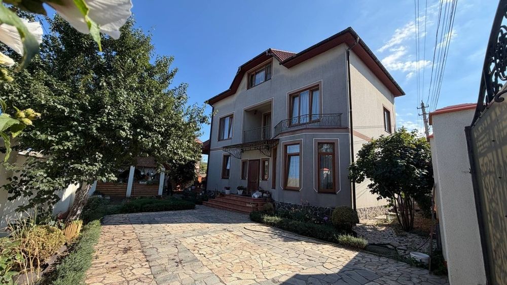 Оренда будинку вул Щорса,/Гастелло  280 кв м 4 спальні  сонячні панелі