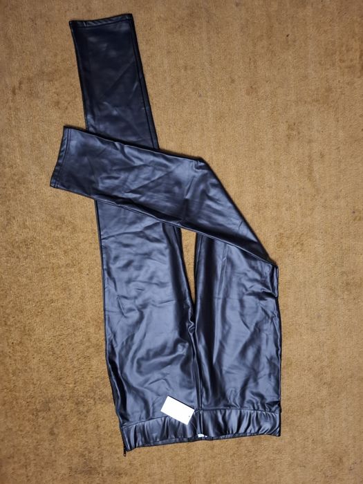 Новые леггинсы лосины еко кожа разм..М-L/14