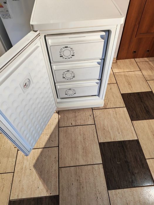 Piękna mała zamrażarką Siemens  AG