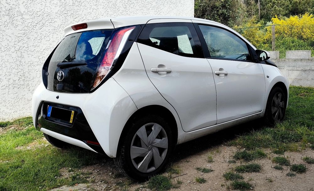 Toyota AYGO versão X-Play+AC+X-Touch - Só hoje