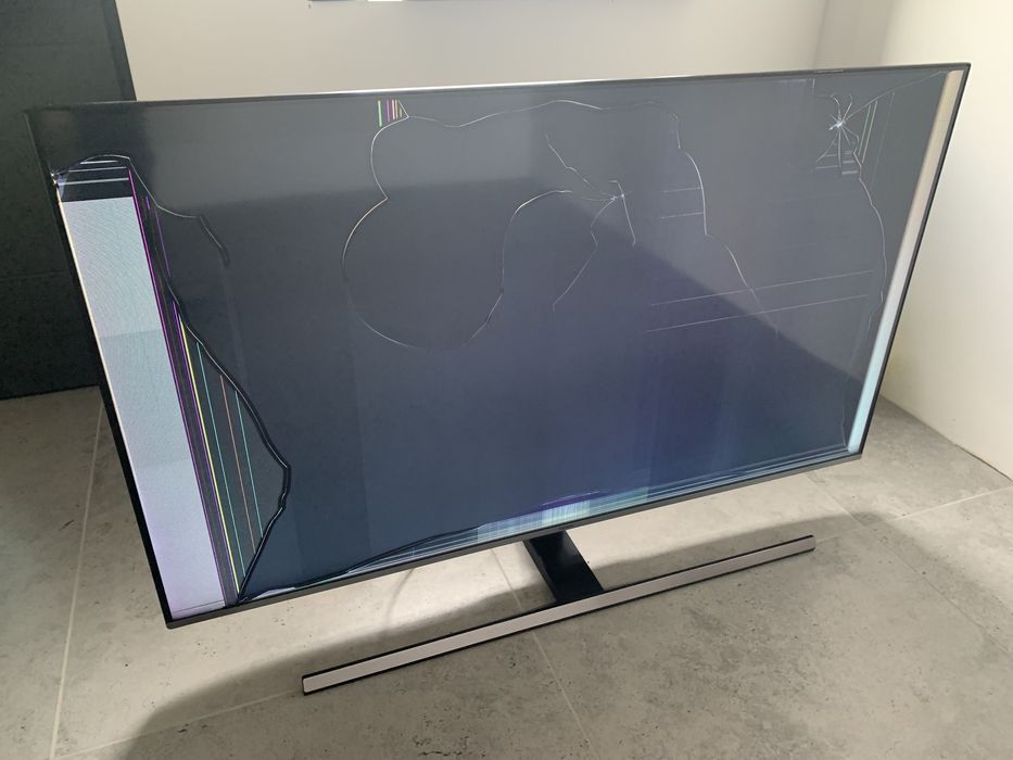 Telewizor samsung smart  uszkodzony ue49nu8072t