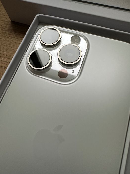 iPhone 15 Pro Max 256gb White Titanium