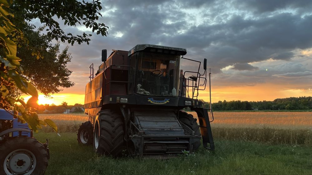 Комбайн Полісся КЗС 1218
