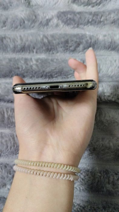 Продам айфон 10.