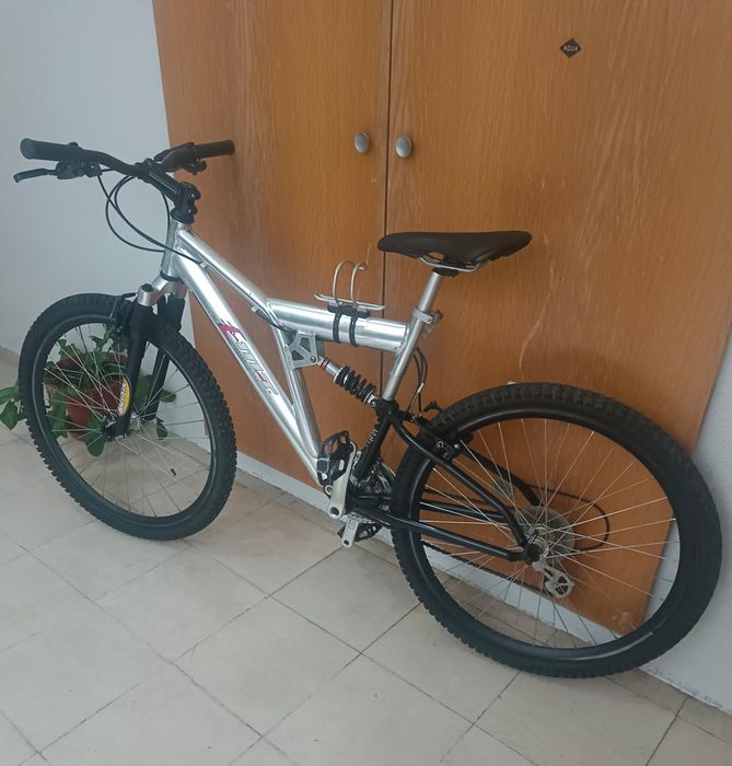 Bicicleta em alumínio