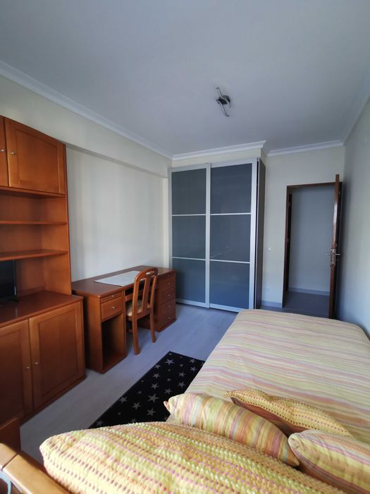 Quarto solteiro completo madeira maciça Paços Ferreira