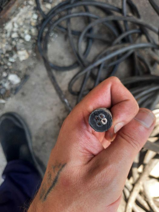 Продам электро кабель .