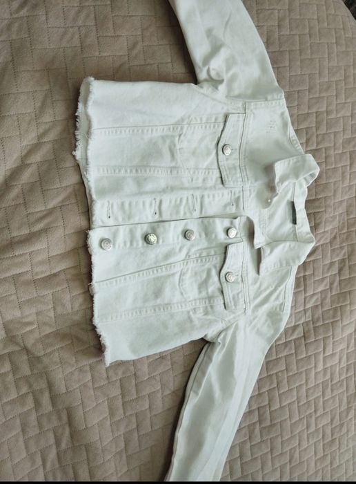 Kurtka jeans dla dziewczynki rozmiar 134.
