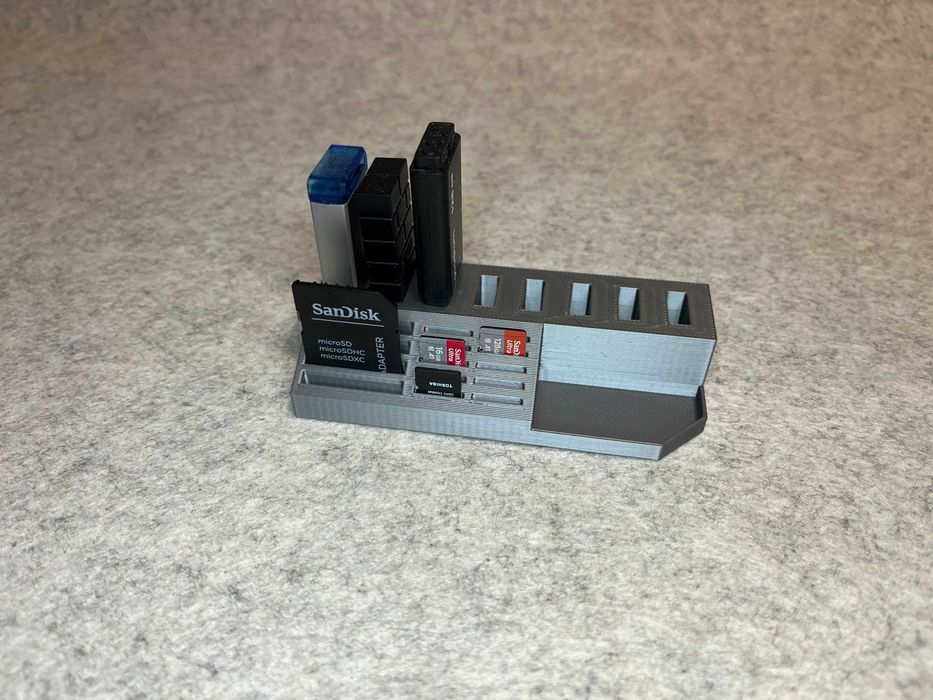 Stojak na karty pamięci SD, MicroSD oraz pendrive