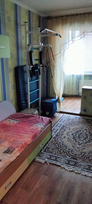 Продам 3 комнатную квартиру Таврический