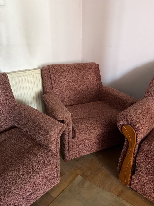 Диван та два крісла