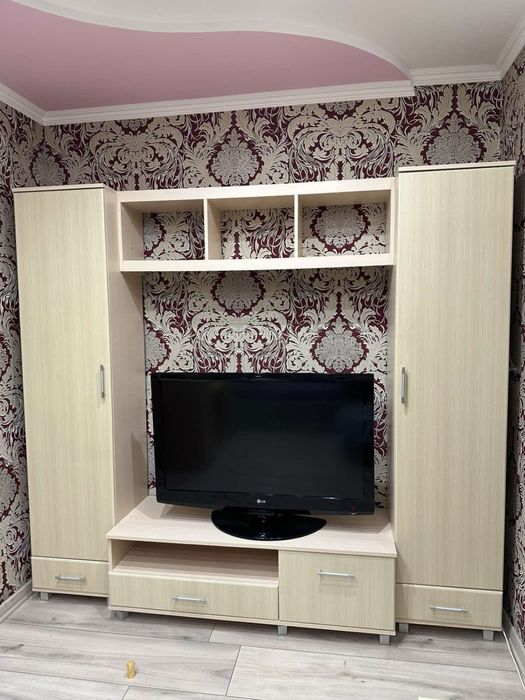 Шкаф для вітальні