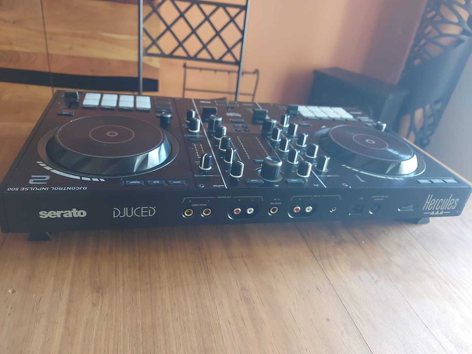 Controladora DJ Hercules Inpulse 500