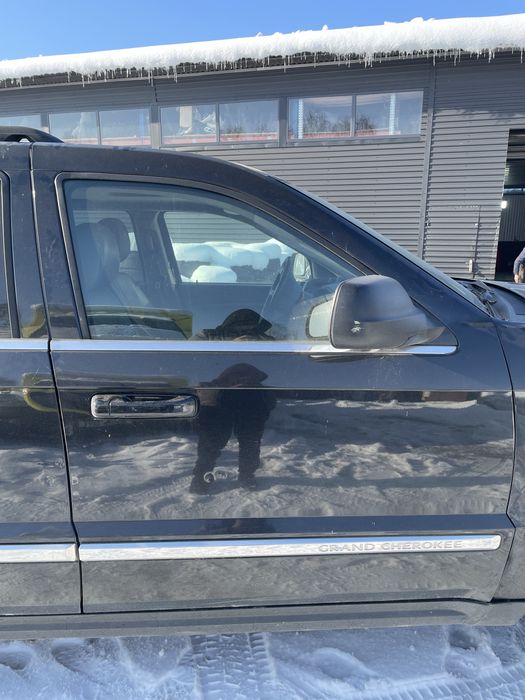 Двері передні праві Jeep Grang Cherokee WK 2004-2010