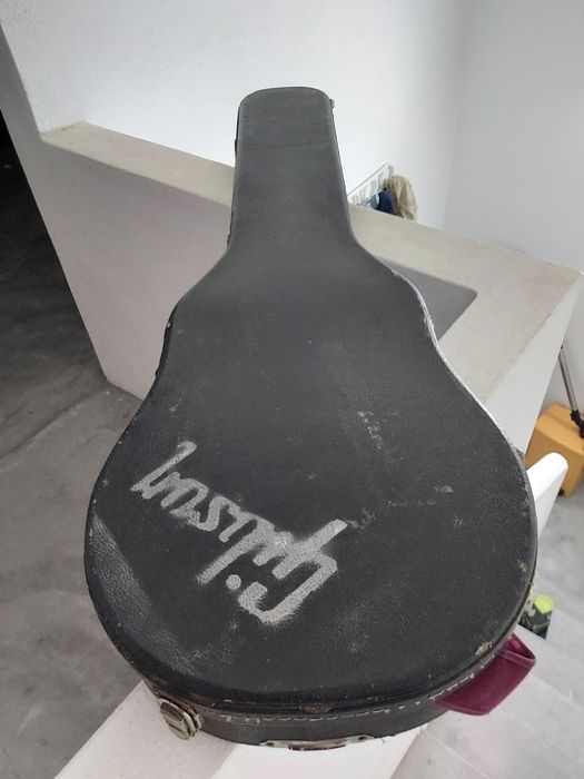 vendo estojo de Gibson
