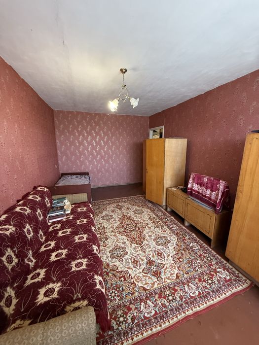 Продам 3-комн квартину на Тире, 3 этаж, не угловая