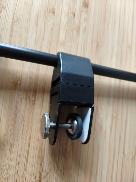 Zestaw 2 lampek IKEA NÄVLINGE z klamrą / uchwytem do ściany