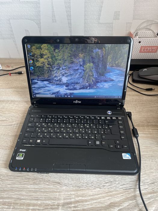 Ноутбук Fujitsu Lifebook LH532
