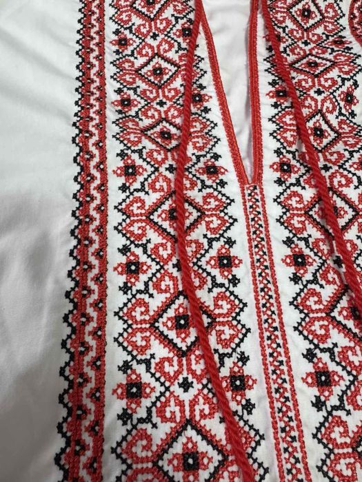 Вишиванка, сорочка та брюки