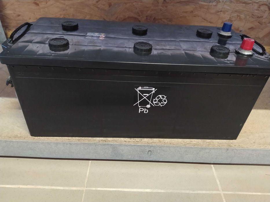 Аккумулятор б.у.225, 240,100, 60 а.ч.