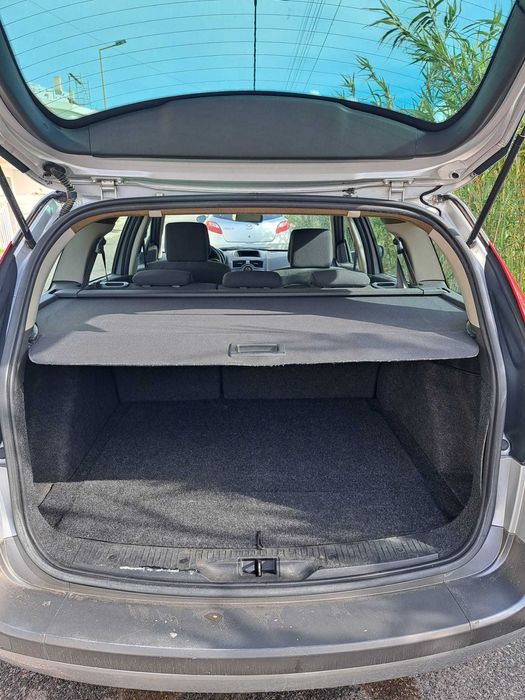 Vendo o meu Renault Mégane Break