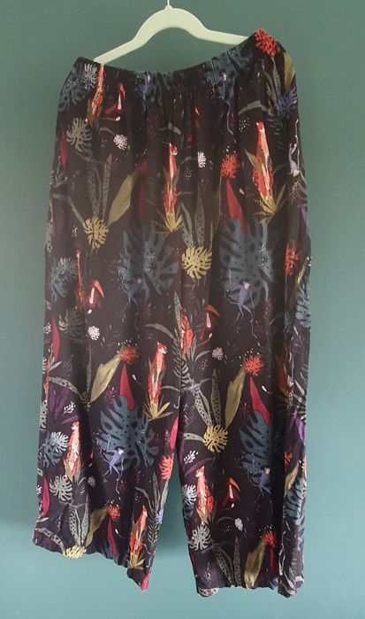 Damskie 7/8 spodnie medicine 34/36 czarno kolorowe
