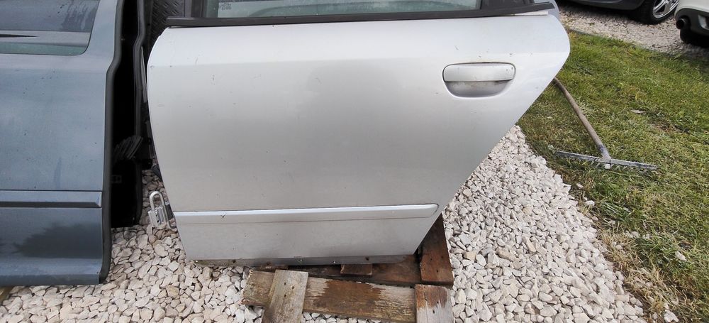 Audi a4 b7 drzwi lewy tył ly7w