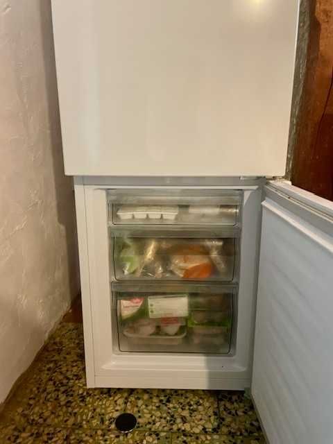 Frigorífico combinado KUNFT em perfeito estado
