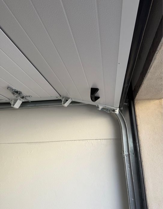 Garagem box para arrendamento - 13,5m2 - Acesso Reservado