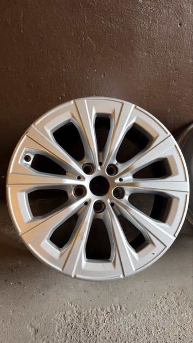 Felgi BMW 17” V-Spoke 775 5x112 G21 G20
