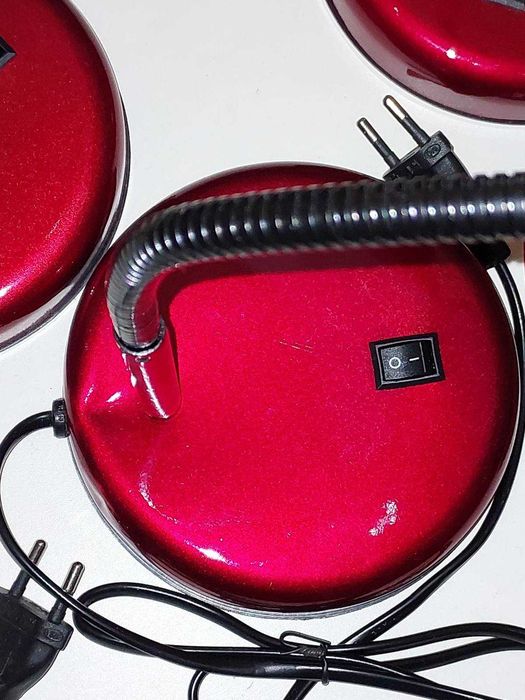 Лампи настільні нові металеві з ледь помітними дефектами фарбування