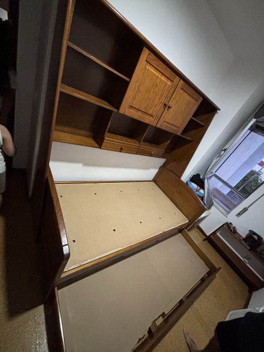 Móvel Cama  1 m “meio corpo” com gaveta para colchao de solteiro, e com armarios e prateleiras para arrumação conjugado COM OS DOIS COLCHÕES incluidos