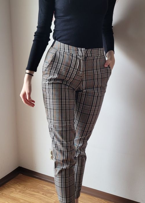 Spodnie w kratę na każdą okazję