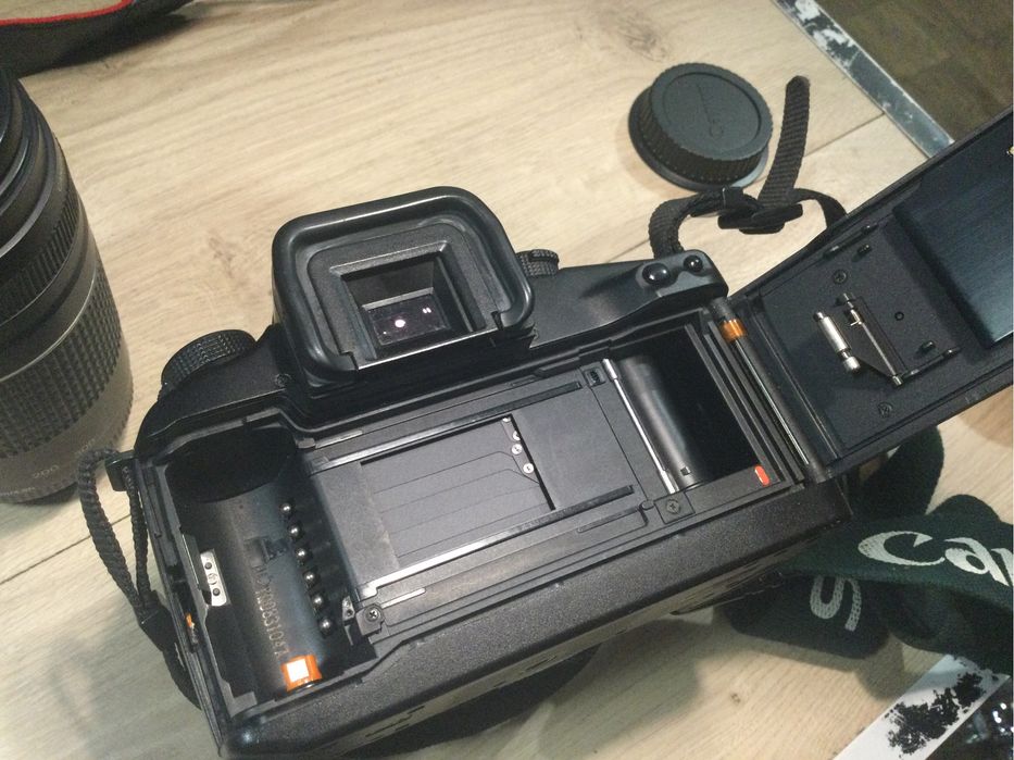 Топовый CANON EOS 30 отличное состояние (elan 7)